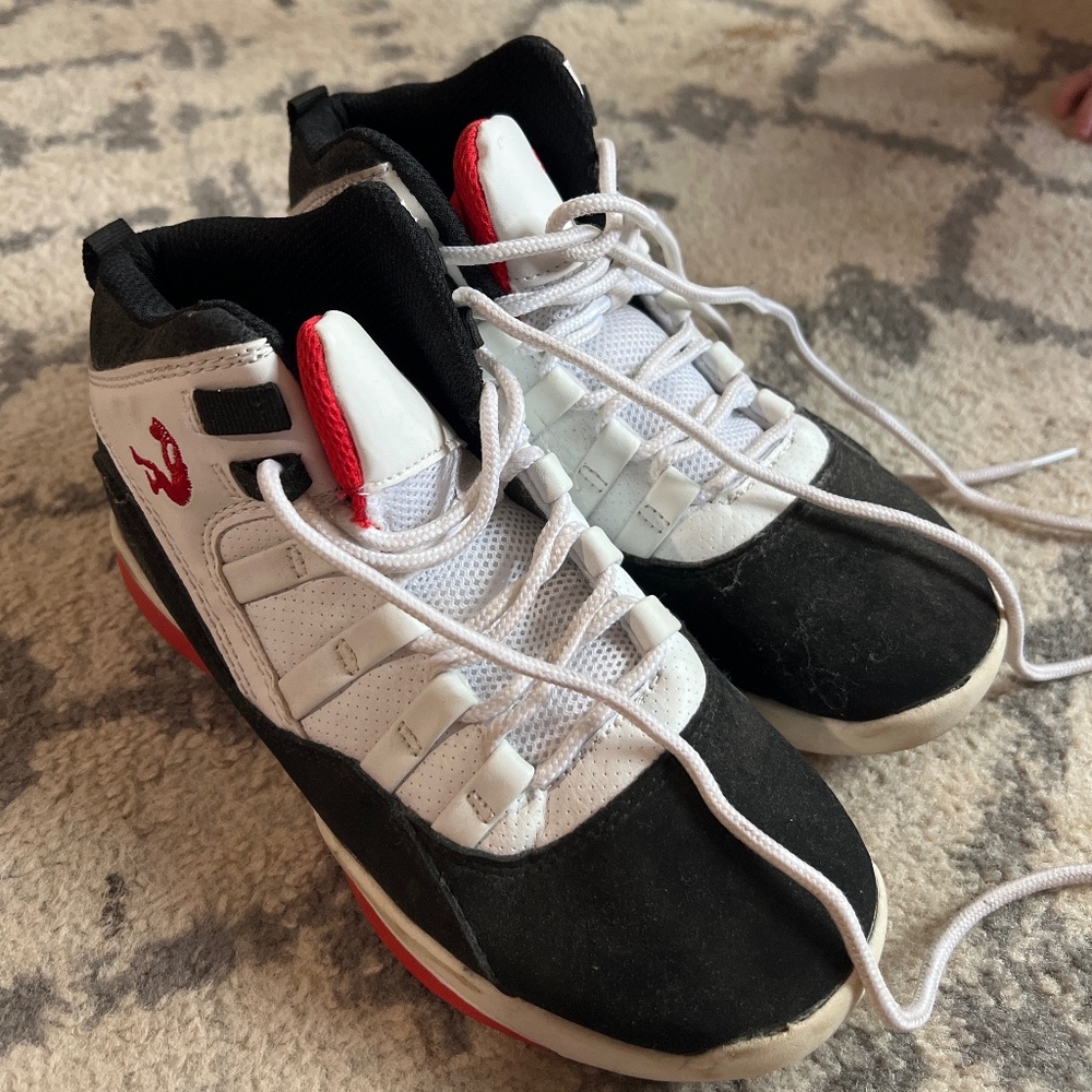 Shaq basketball shoe